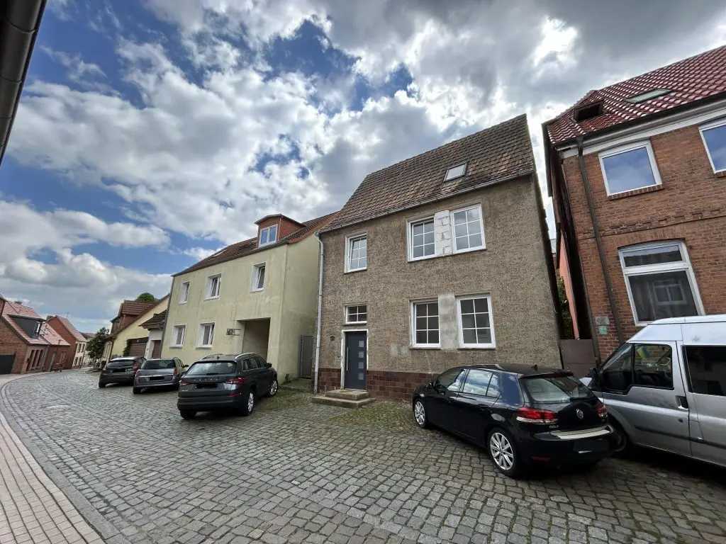 Straßenansicht