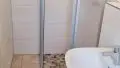 Gäste-WC mit Dusche