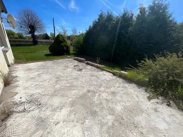 große Terrasse vorbereitet zur Fertigstellung