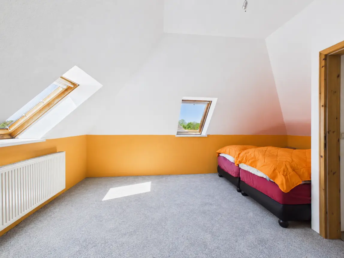 Spitzboden: Zimmer