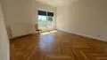 helles Wohnzimmer mit Designboden
