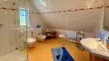 Gäste am Badezimmer