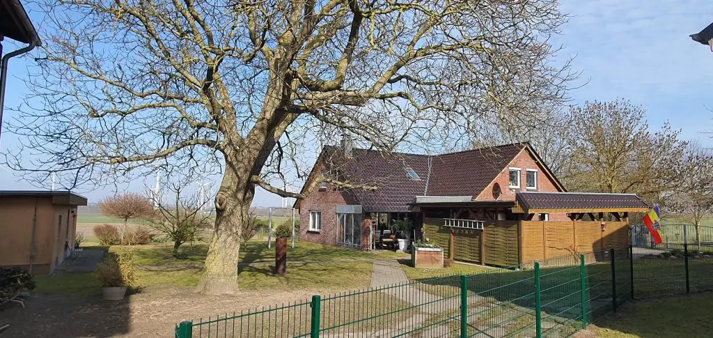 gro&szlig;es naturverbundenes Anwesen