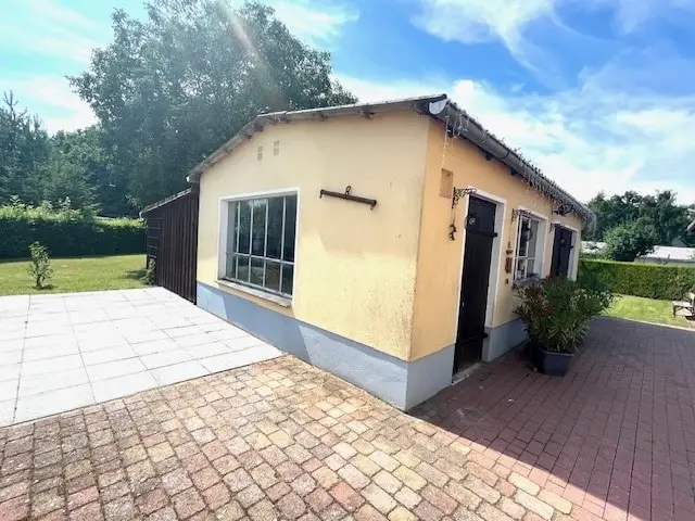 voll eingerichtetes Sommmerhaus mit Kamin und Küche