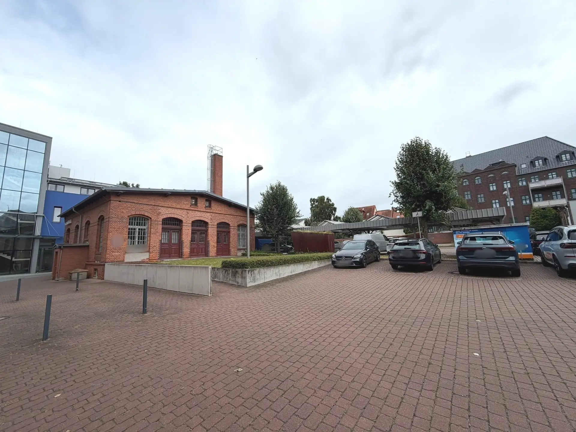 Parkplätze - 2 Stellplätze - auf Wunsch anmietbar