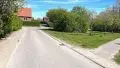 Straßenverlauf im Wohngebiet