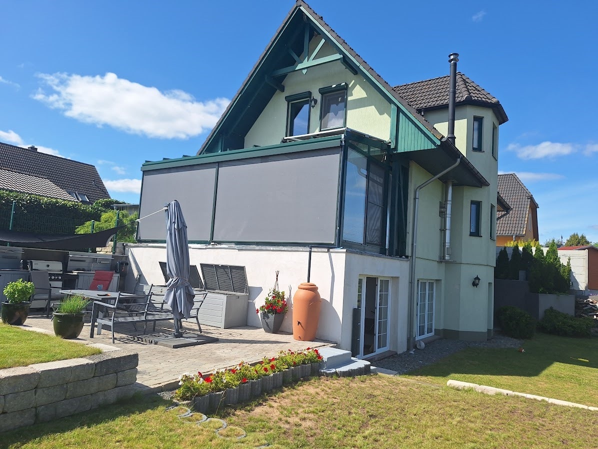 große Sonnenterrasse