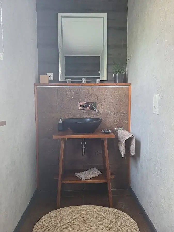 Modernes Gäste WC