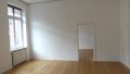 Wohnzimmer mit Blick zum Schlafzimmer